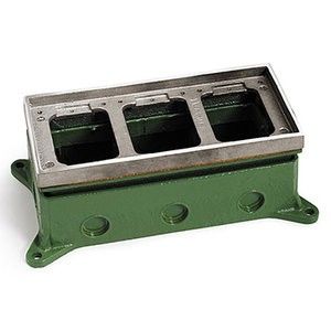 3-gang floor receptacle box in aluminum for a concrete floor